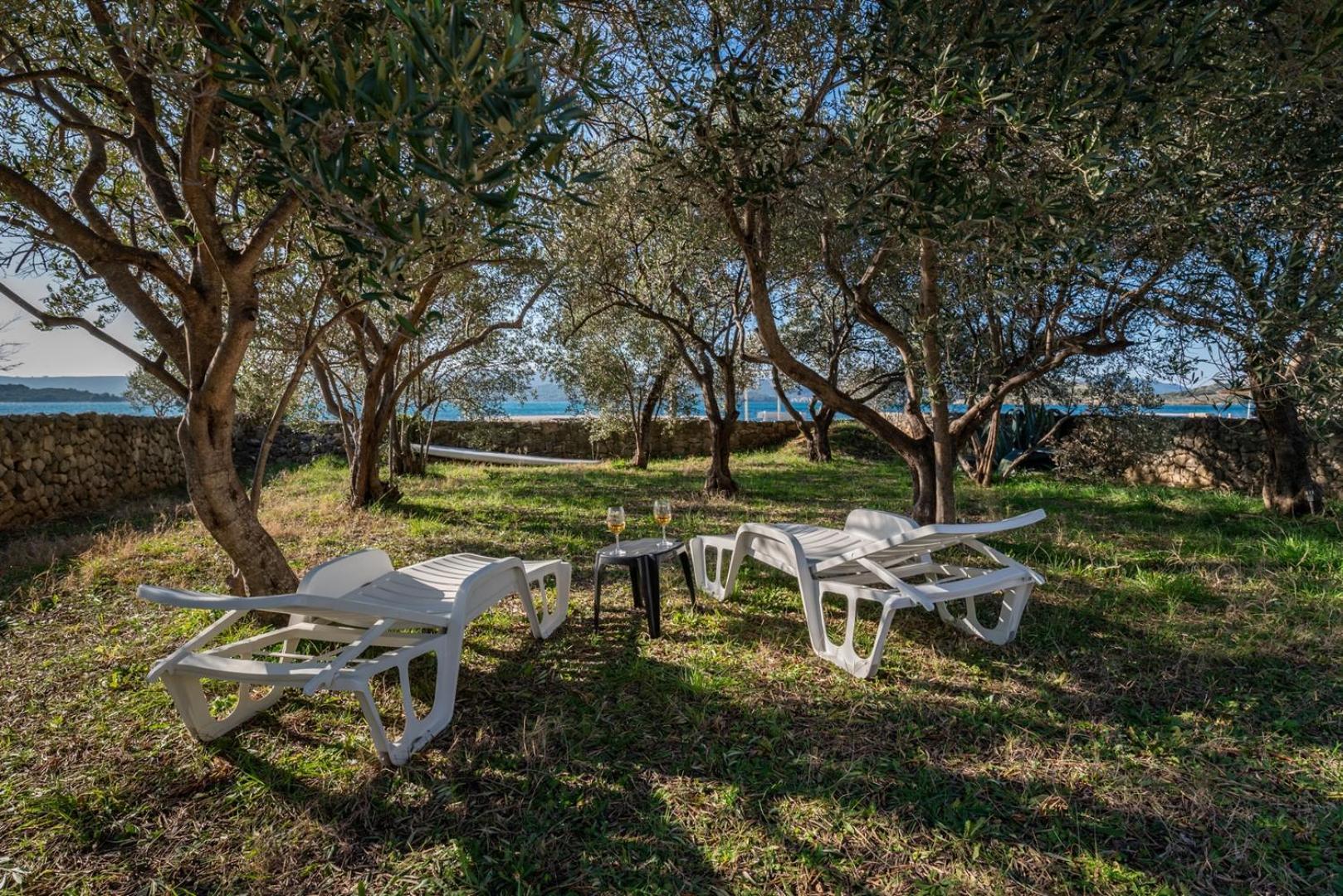 Beachfront Apartment Lostura Turanj Buitenkant foto