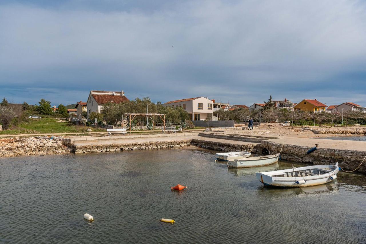 Beachfront Apartment Lostura Turanj Buitenkant foto